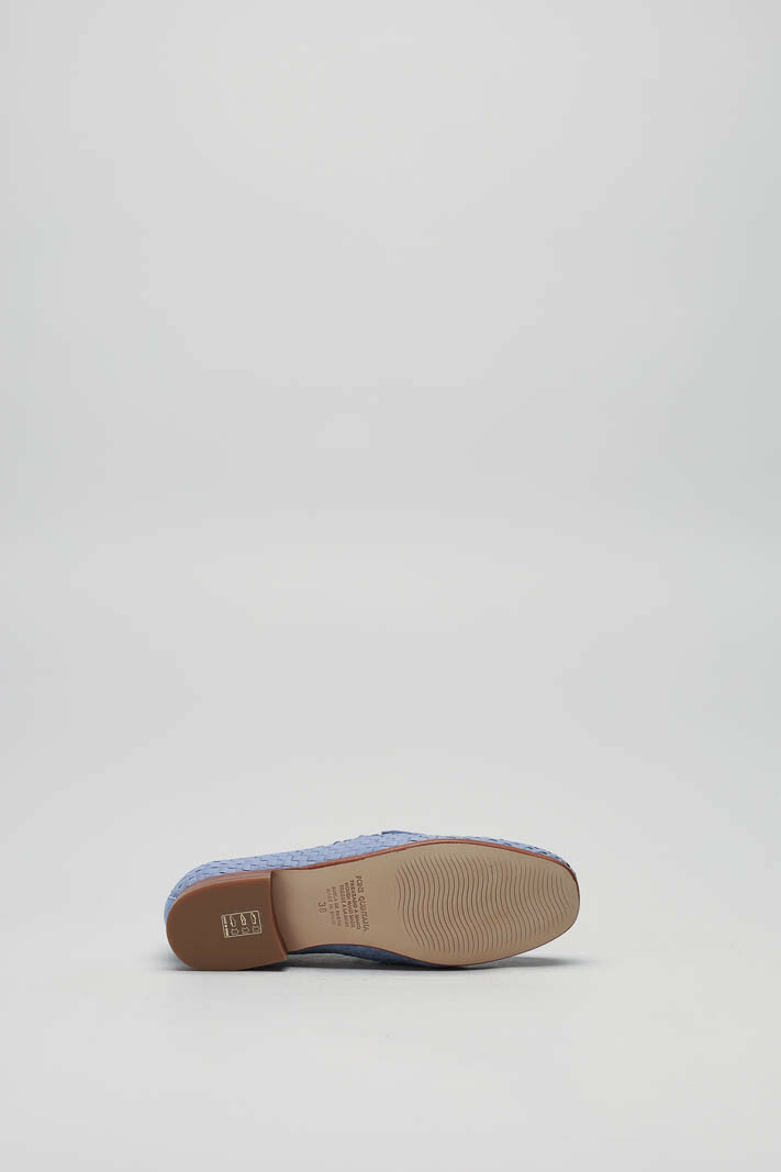 zoom in on Lichtblauw Mocassin image Lichtblauw Mocassin image