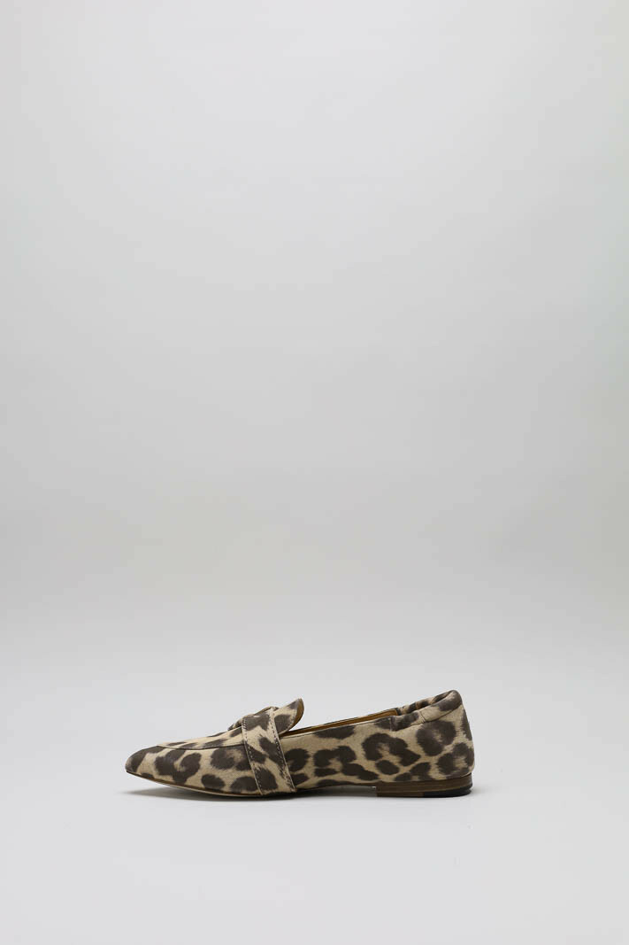 zoom in on Beige Mocassin image Beige Mocassin image