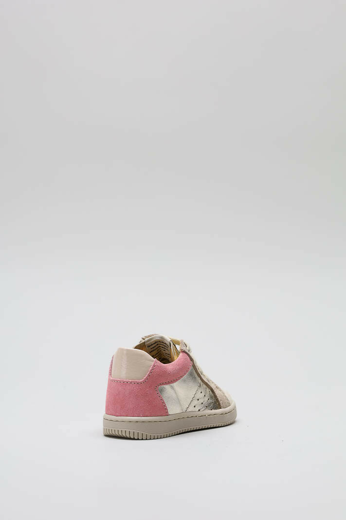 zoom in on Goud Sneaker image Goud Sneaker image