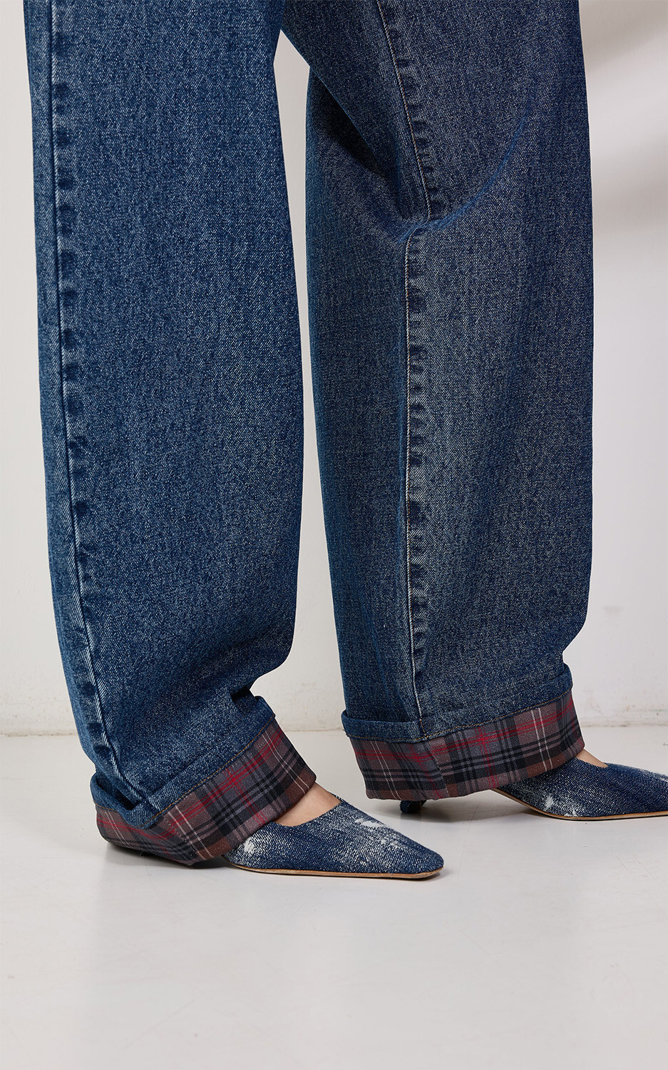 zoom in on Jeans Broek image Jeans Broek image