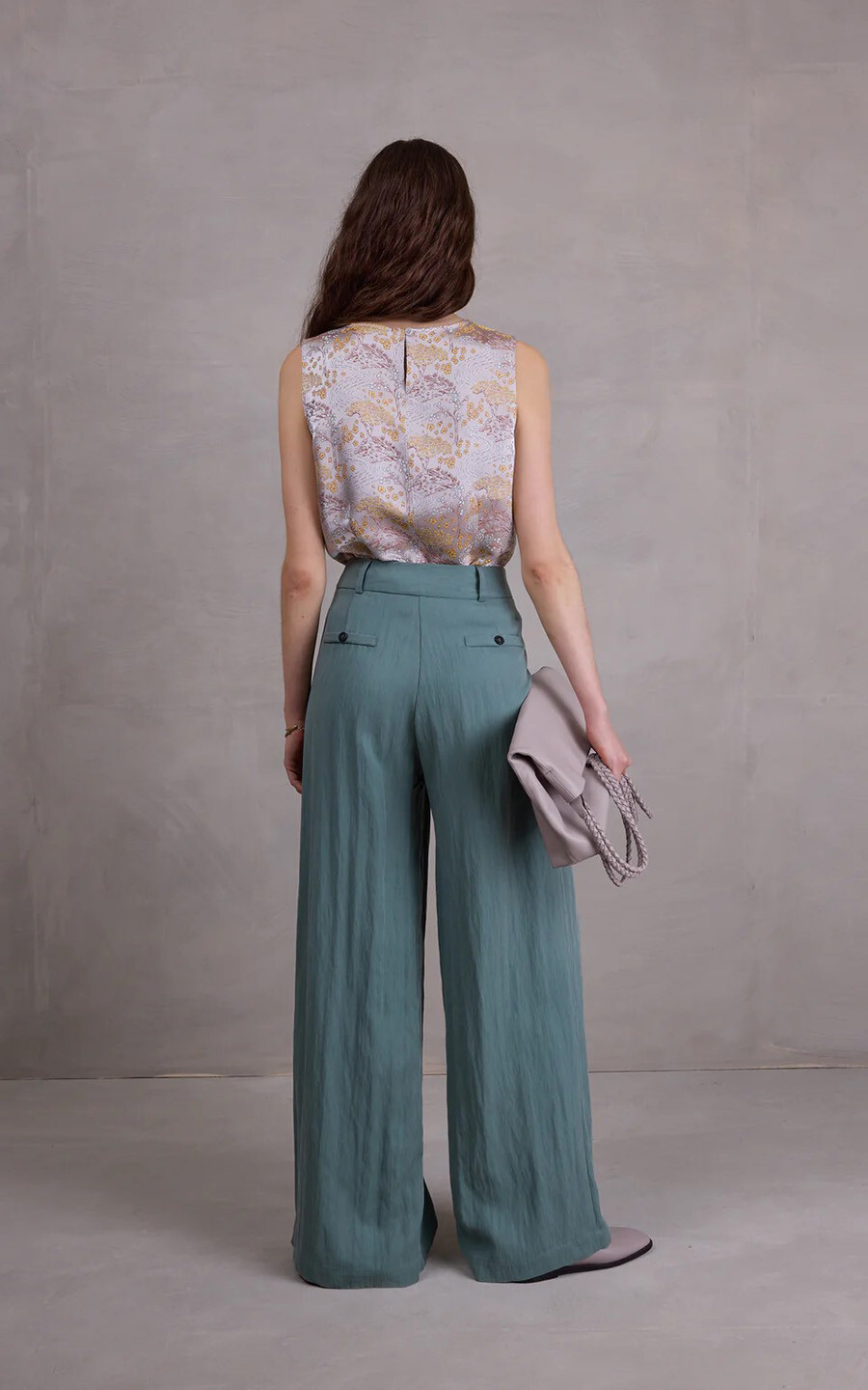 zoom in on Groen Broek image Groen Broek image