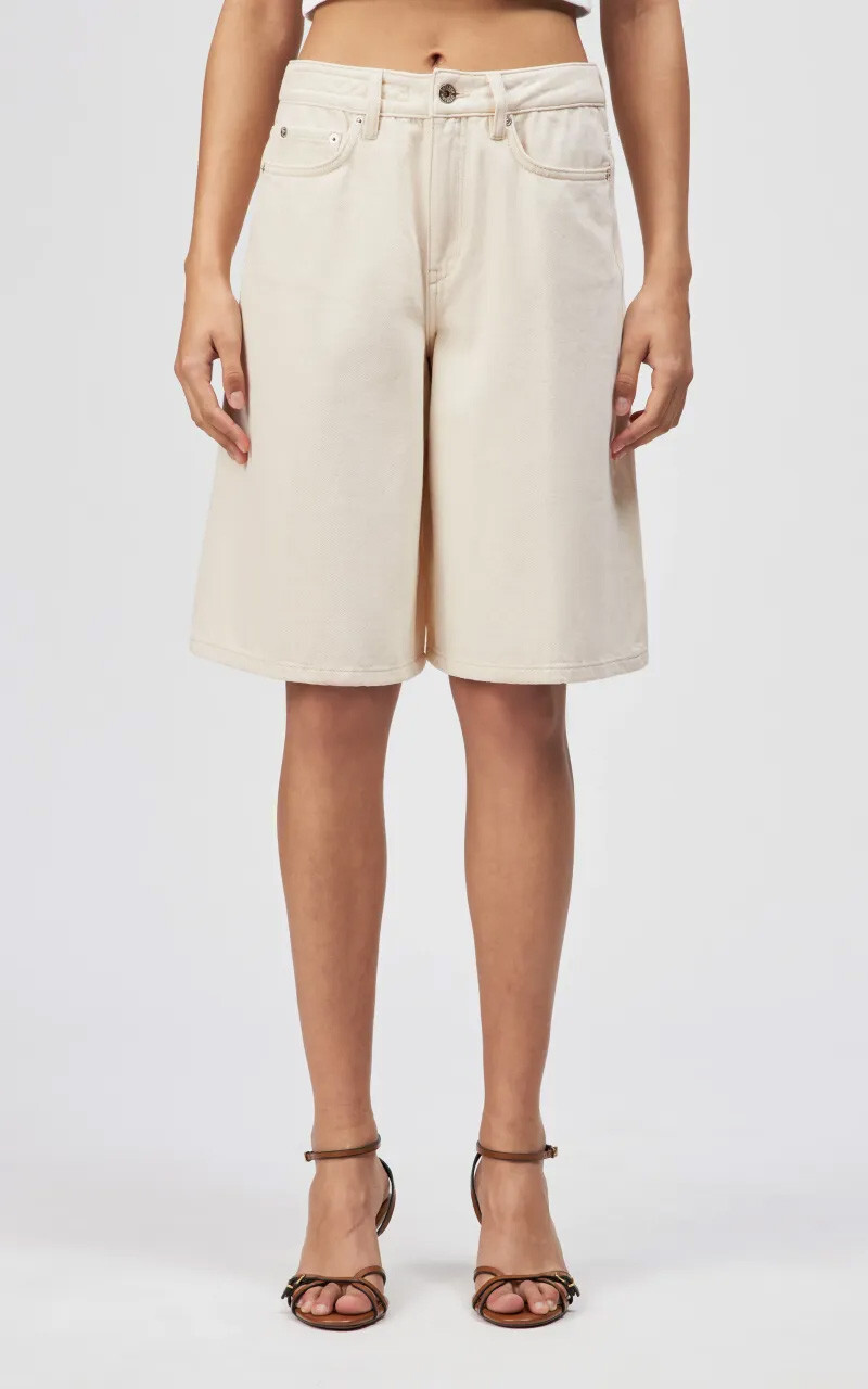 Ecru Bermuda