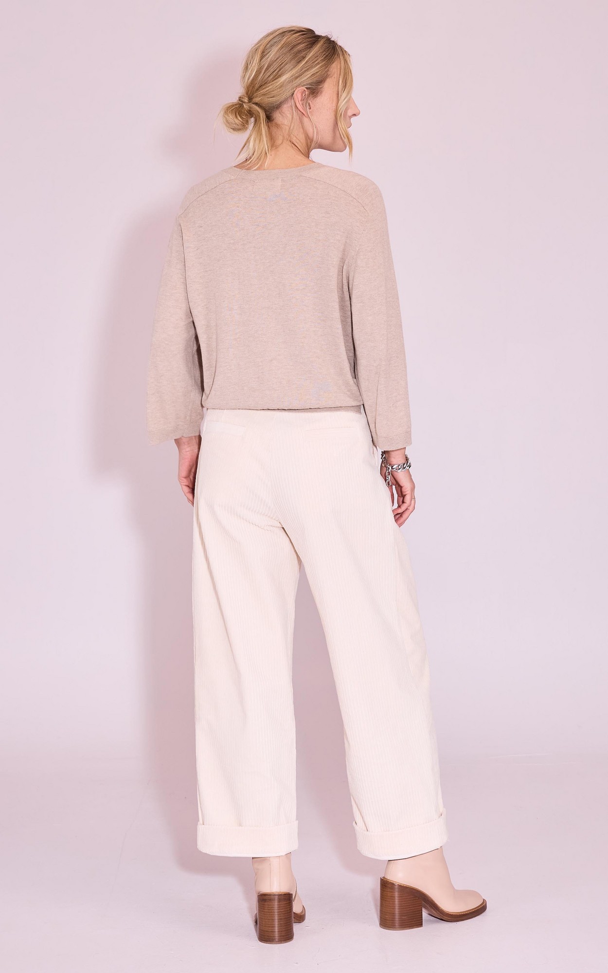 Beige Trui image