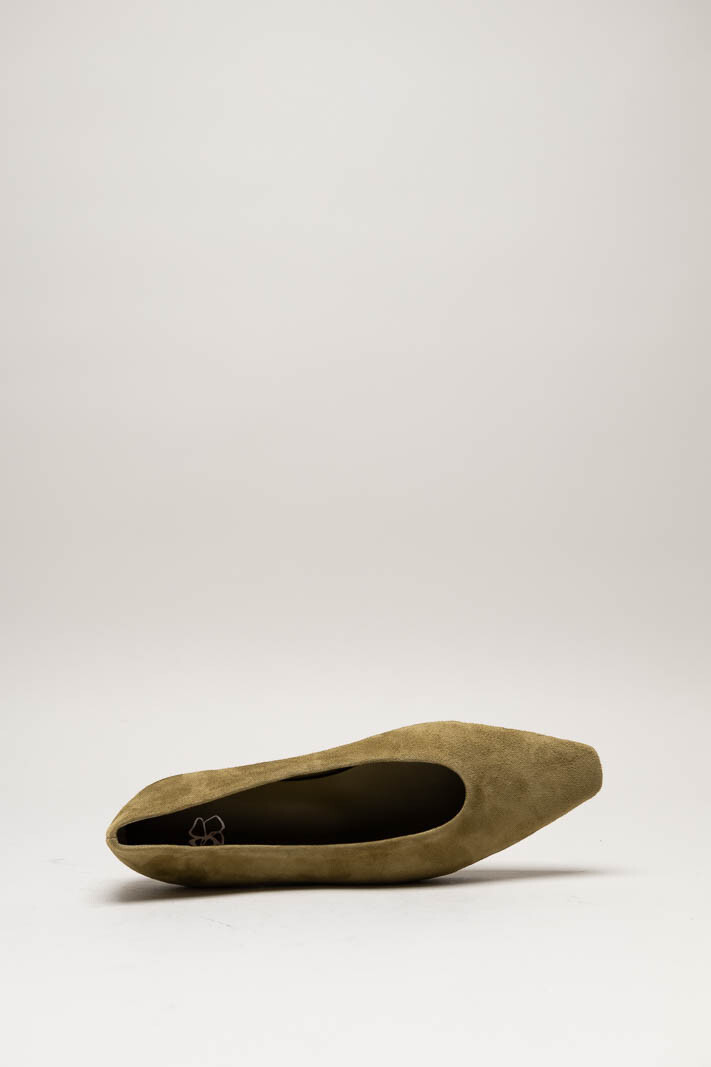 Kaki Ballerina image