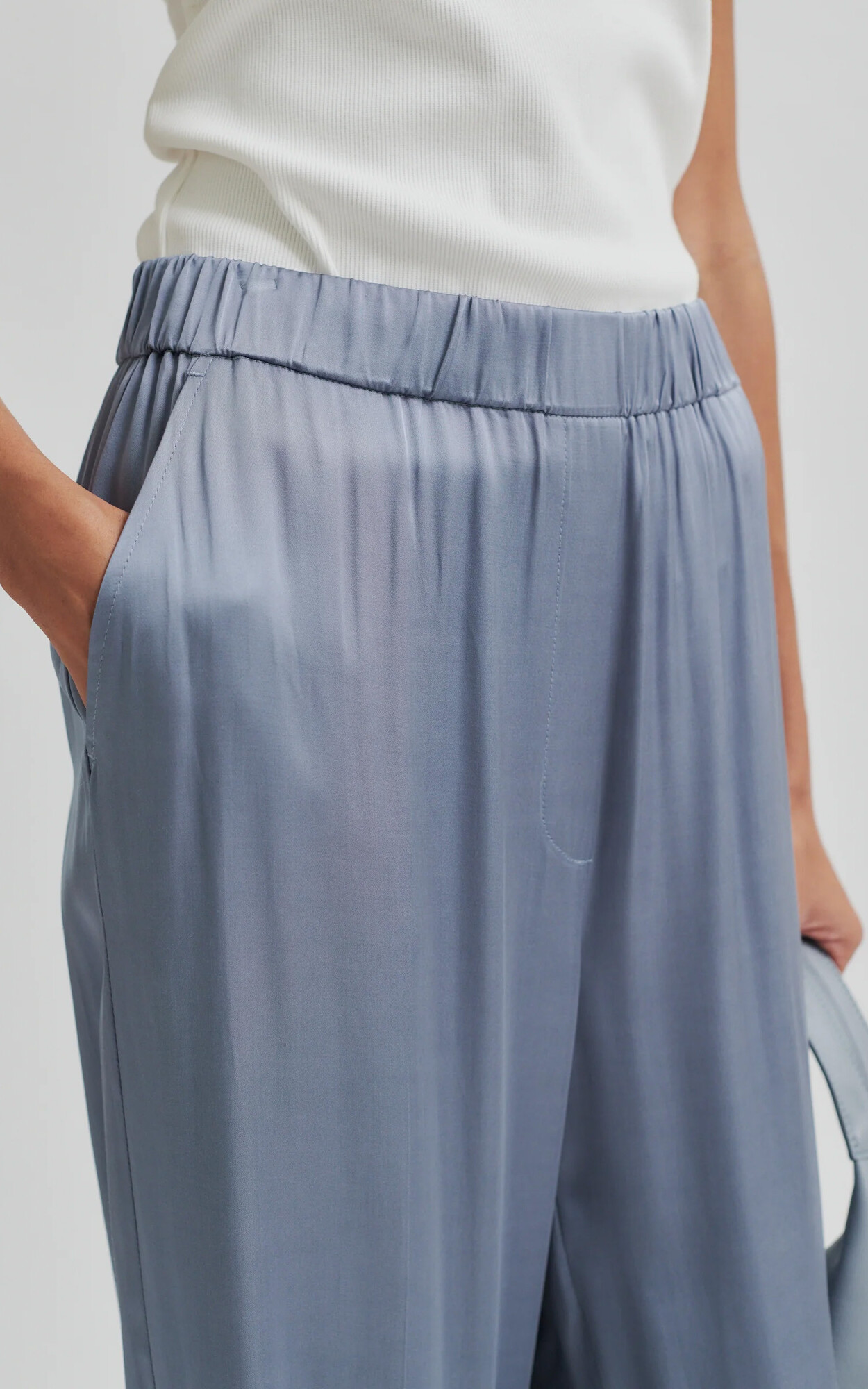 zoom in on Blauw Broek image Blauw Broek image