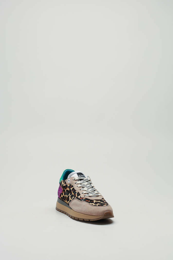 Beige Sneaker