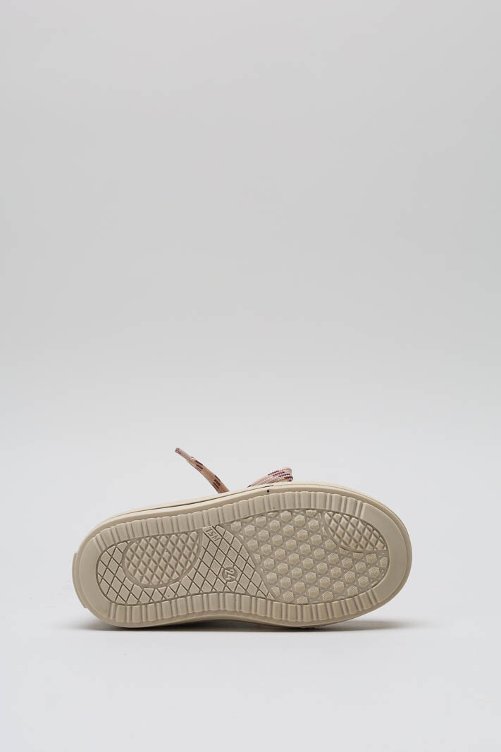 zoom in on Paars Sneaker image Paars Sneaker image