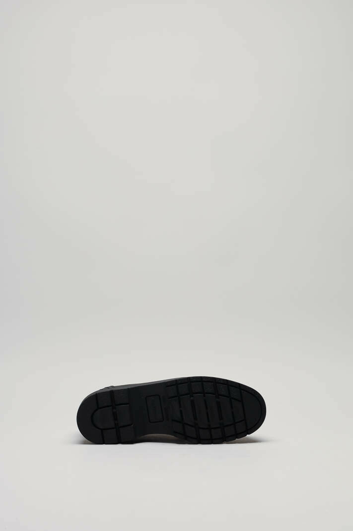 zoom in on Zwart Veterschoen image Zwart Veterschoen image