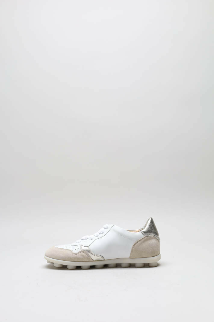 zoom in on Wit Sneaker image Wit Sneaker image