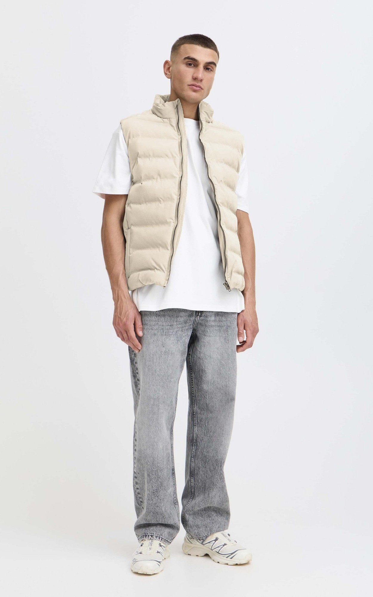 Beige Gilet image