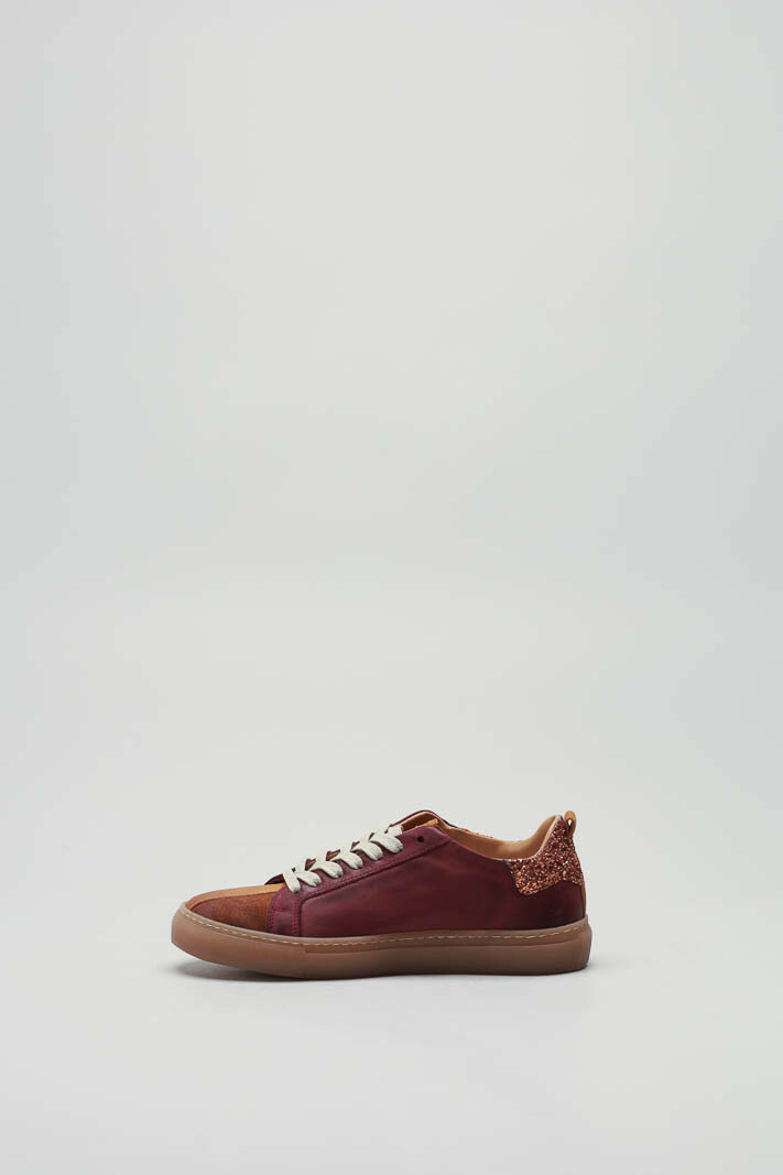 zoom in on Bruin Sneaker image Bruin Sneaker image