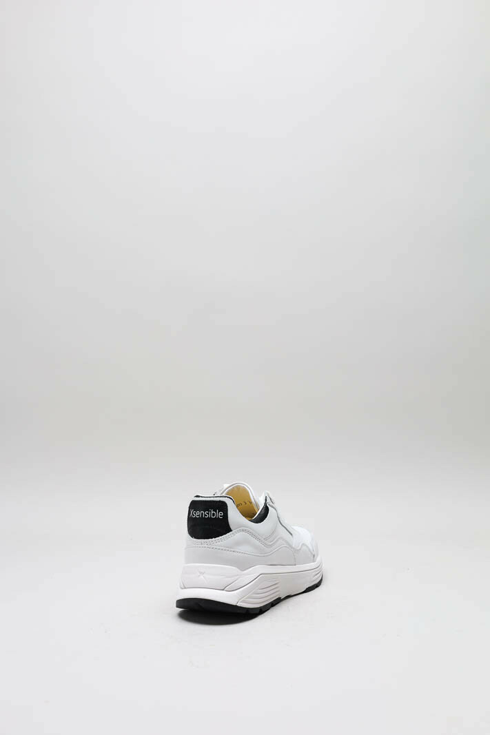zoom in on Wit Sneaker image Wit Sneaker image
