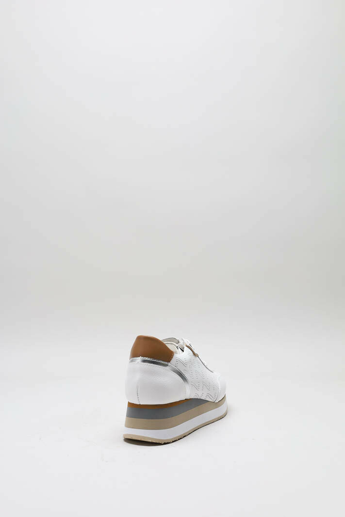 zoom in on Wit Sneaker image Wit Sneaker image