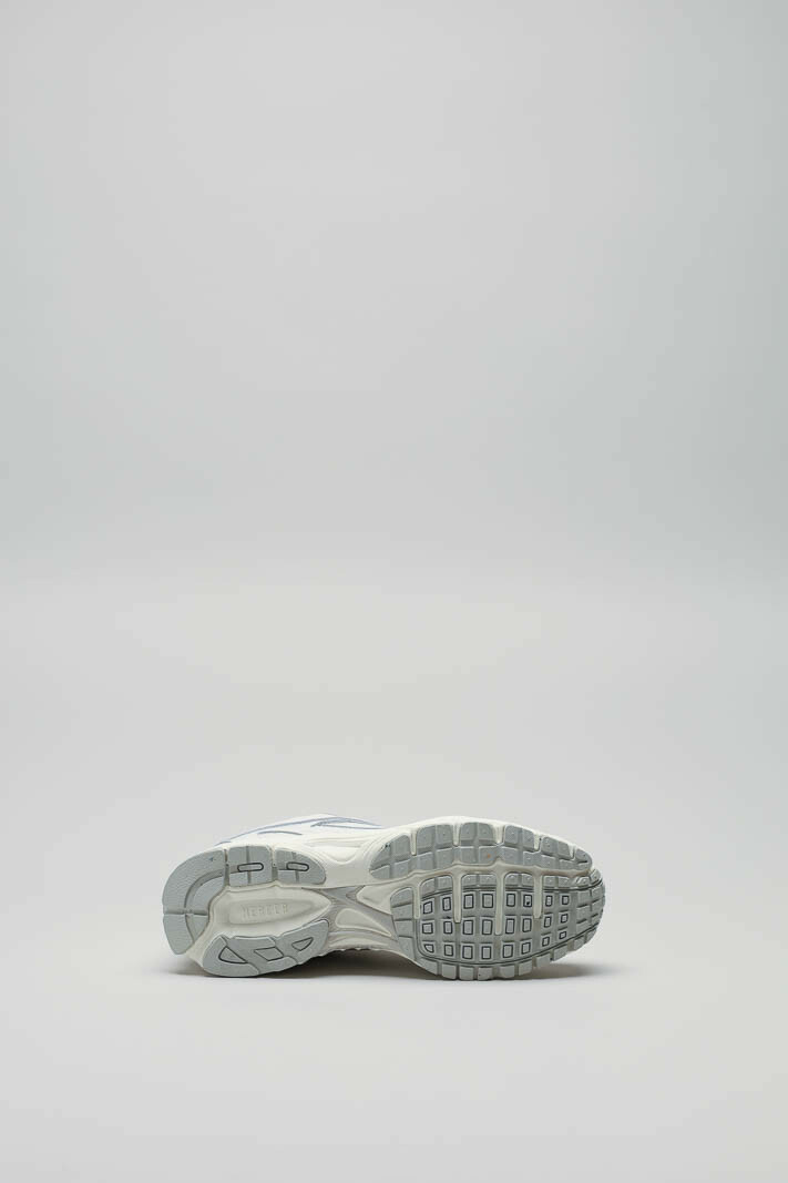 zoom in on Wit Sneaker image Wit Sneaker image