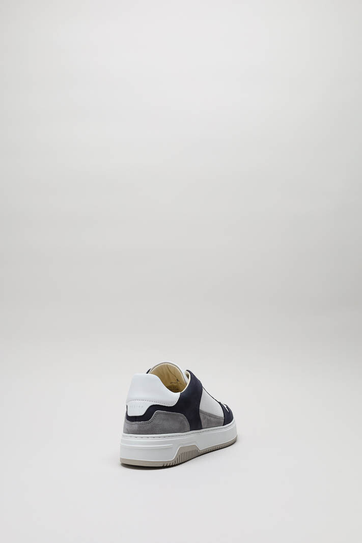 zoom in on Wit Sneaker image Wit Sneaker image