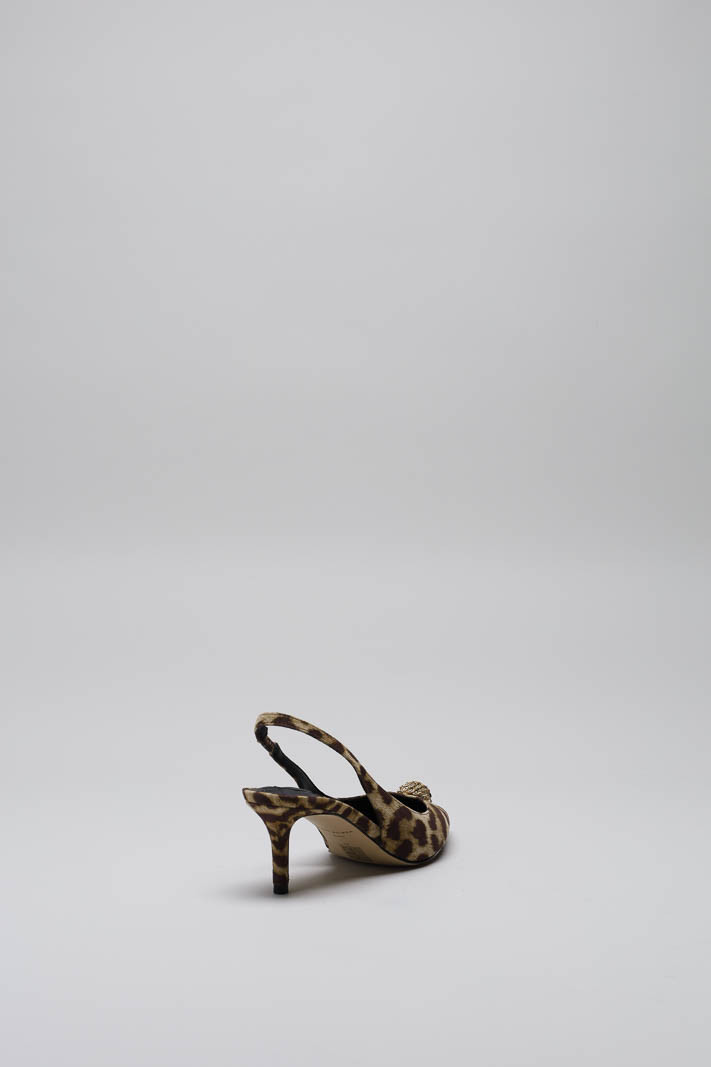 zoom in on Beige Pump image Beige Pump image
