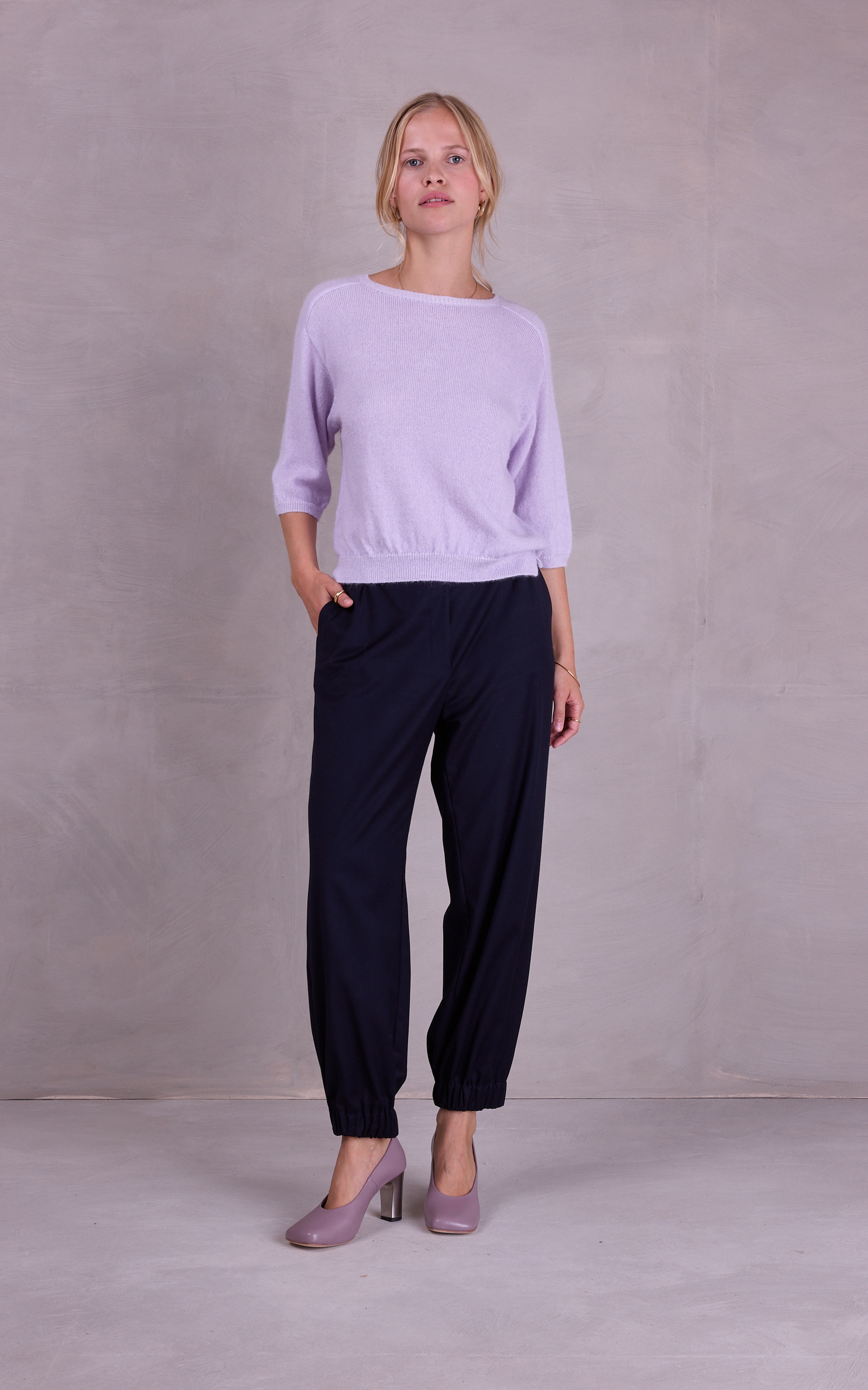 zoom in on Blauw Broek image Blauw Broek image
