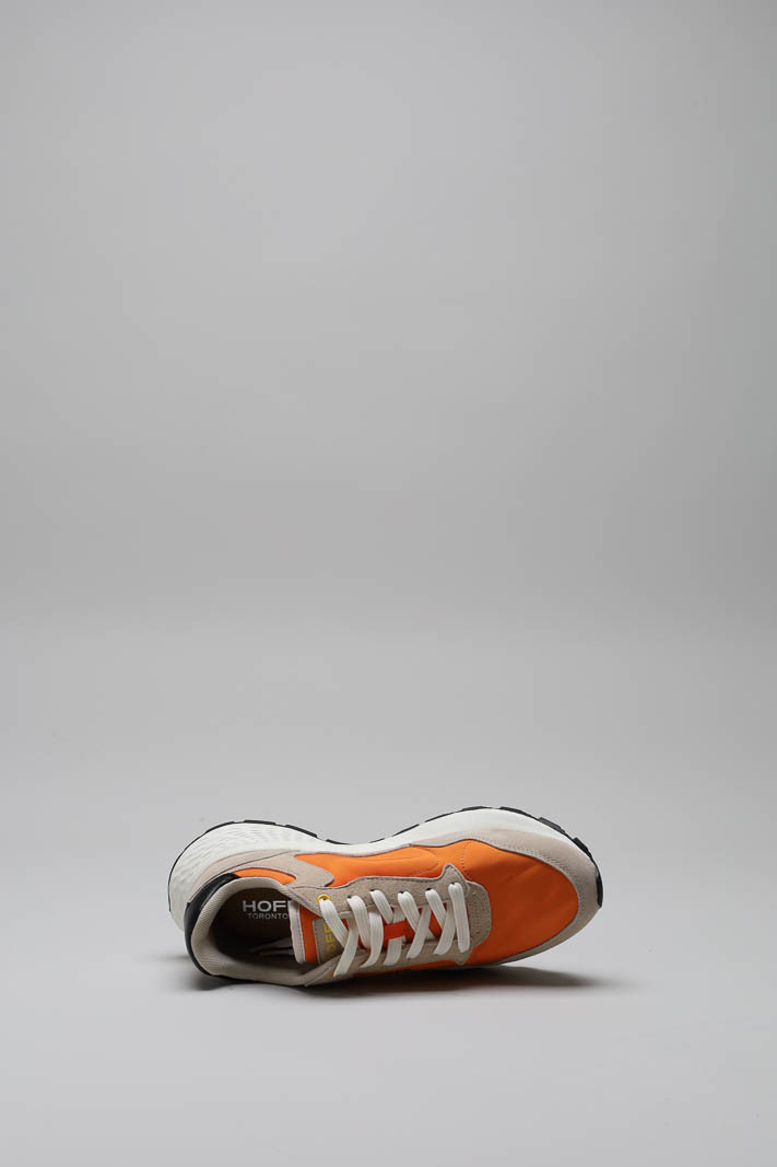 zoom in on Oranje Sneaker image Oranje Sneaker image