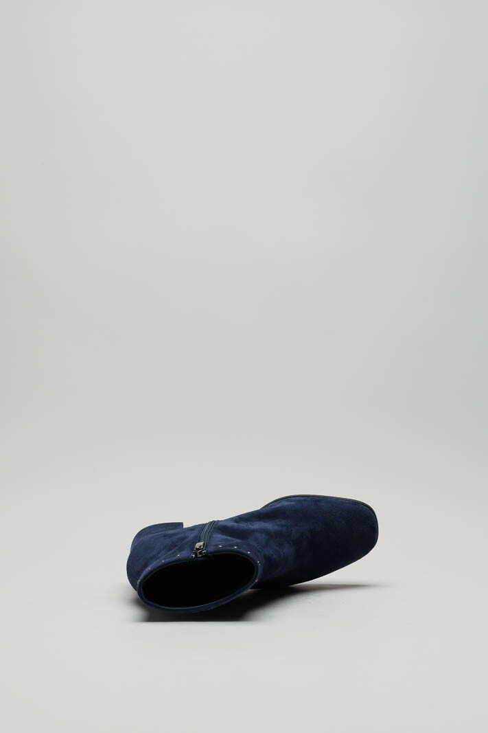 zoom in on Donkerblauw Enkellaars hak image Donkerblauw Enkellaars hak image