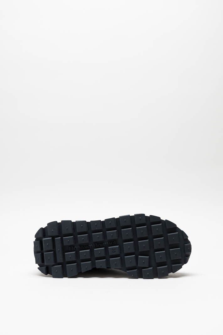 zoom in on Zwart Sneaker image Zwart Sneaker image