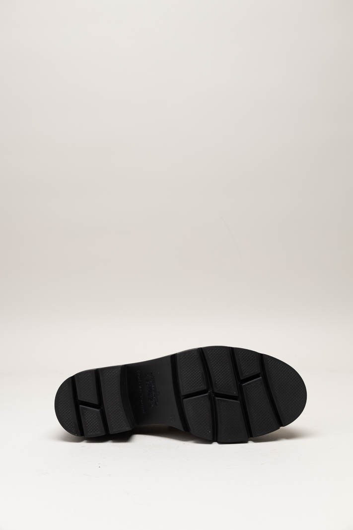 Taupe Mocassin hak image