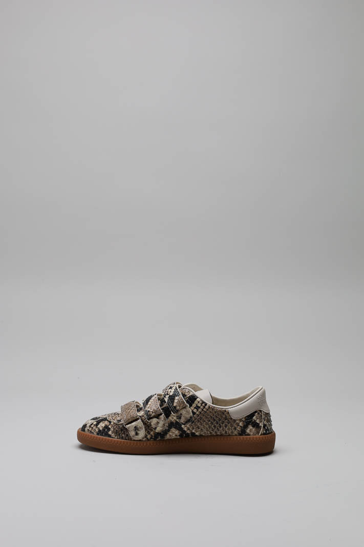 zoom in on Beige Velcroschoen image Beige Velcroschoen image