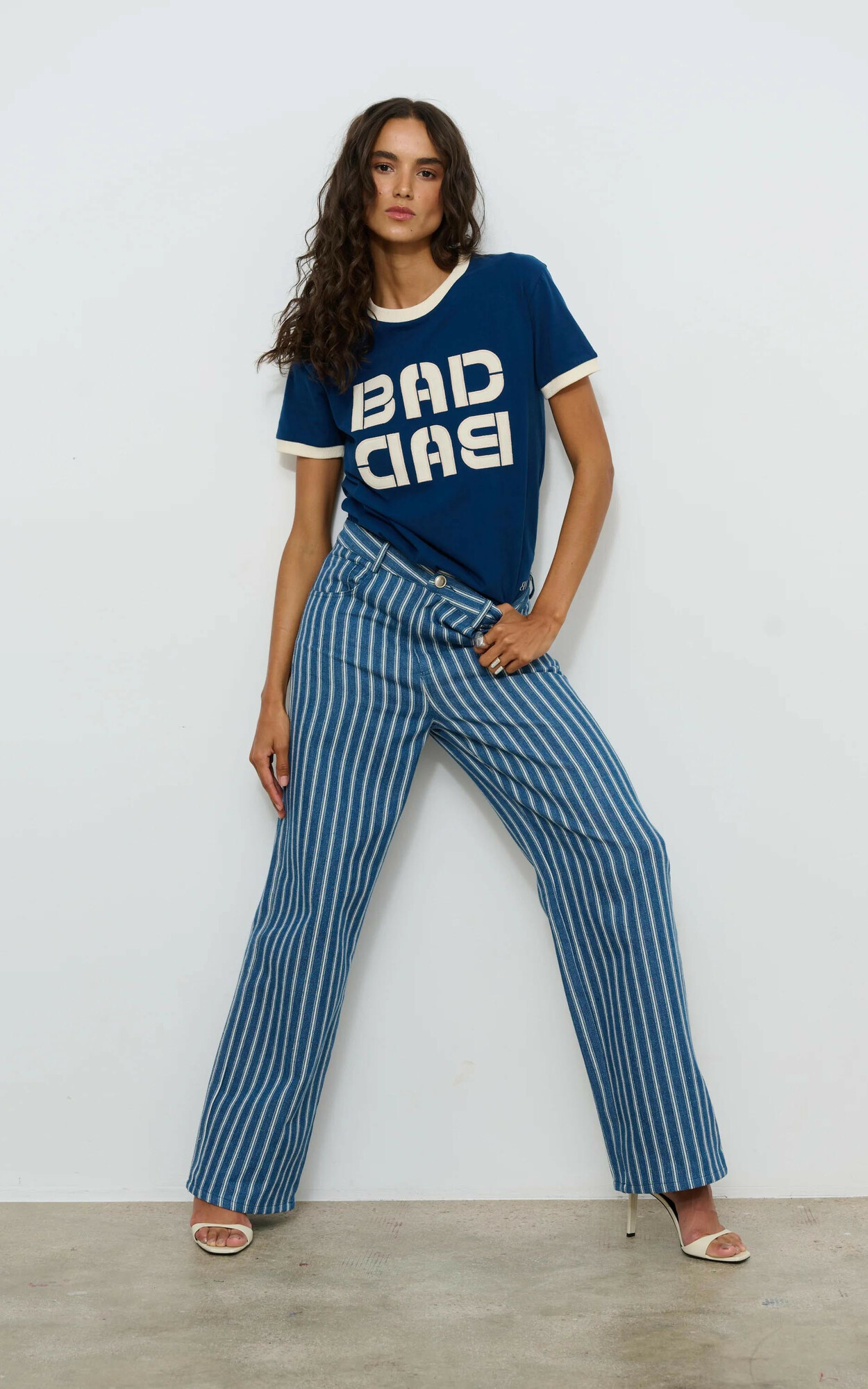 zoom in on Jeans Broek image Jeans Broek image