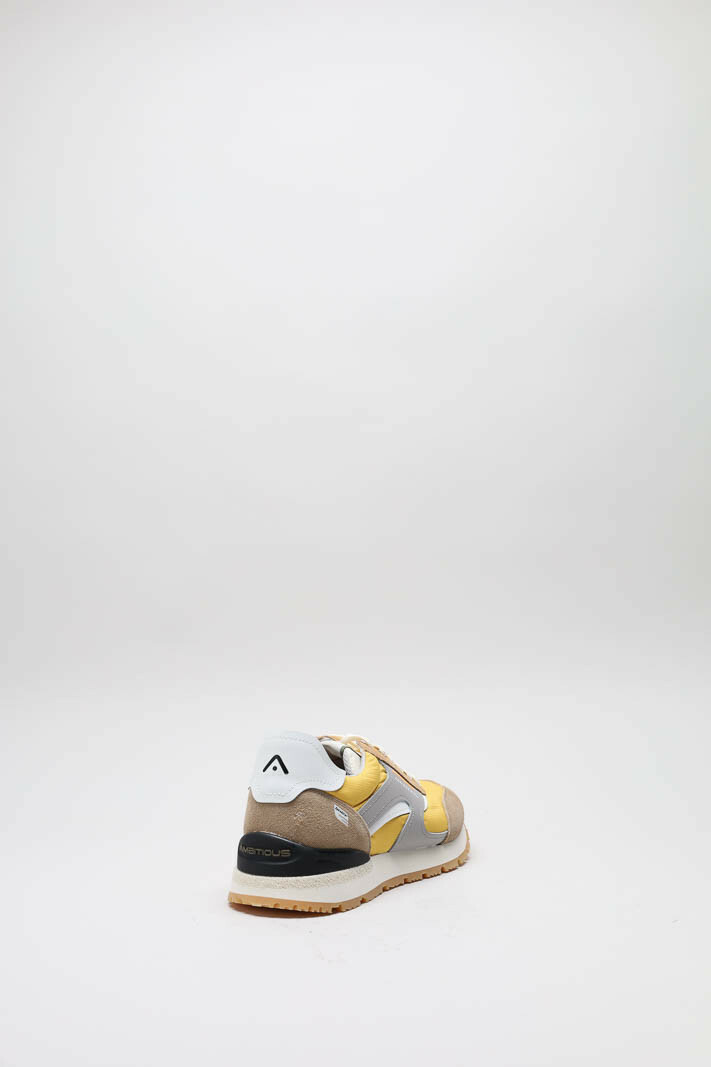 zoom in on Geel Sneaker image Geel Sneaker image
