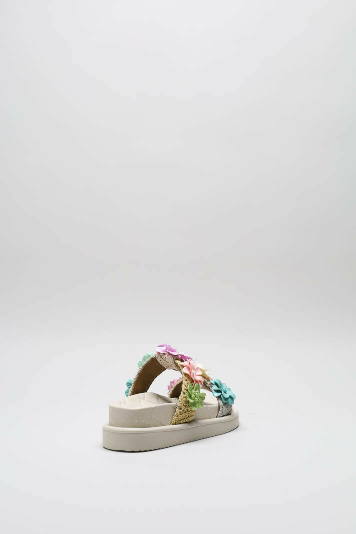 zoom in on Lichtbeige Slipper image Lichtbeige Slipper image
