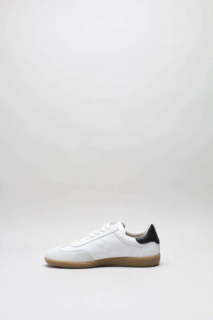 zoom in on Wit Sneaker image Wit Sneaker image