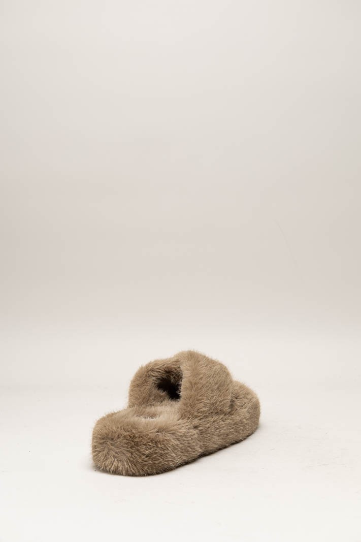 Taupe Pantoffel image