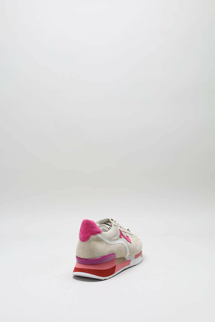 zoom in on Lichtbeige Sneaker image Lichtbeige Sneaker image
