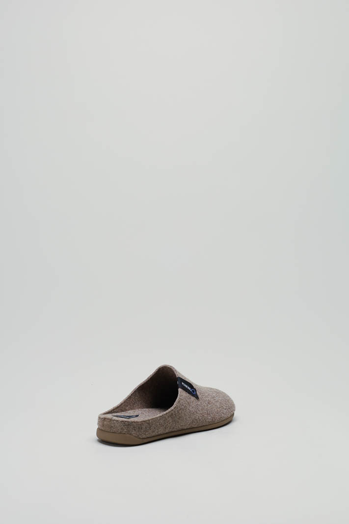 zoom in on Taupe Pantoffel image Taupe Pantoffel image