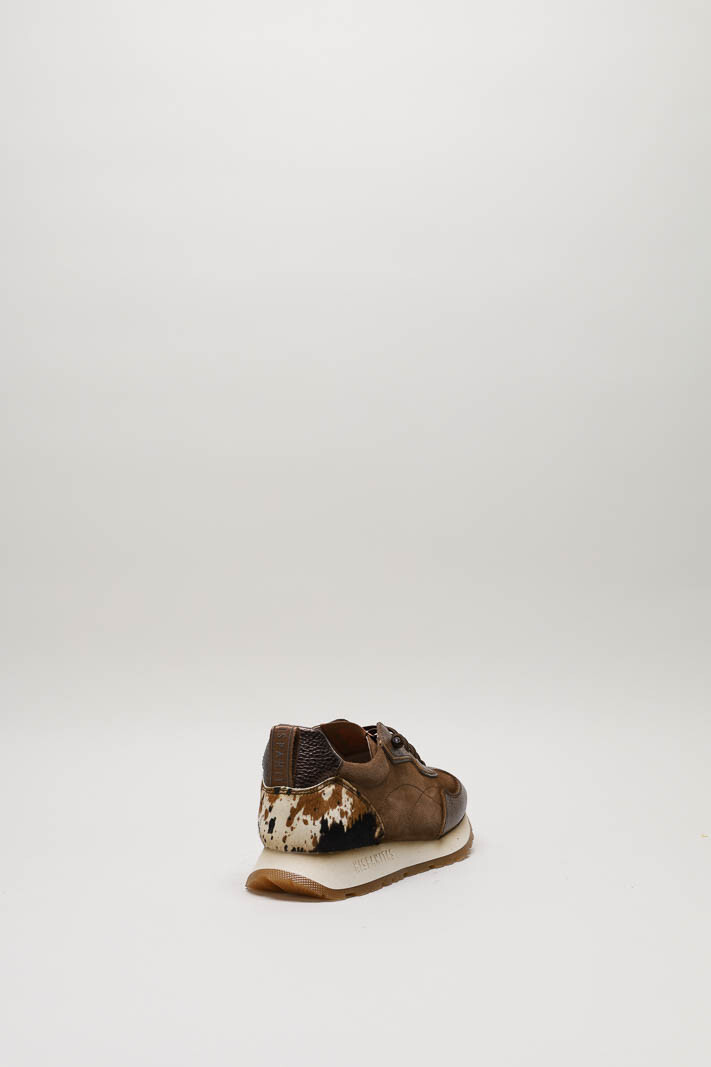 zoom in on Bruin Sneaker image Bruin Sneaker image