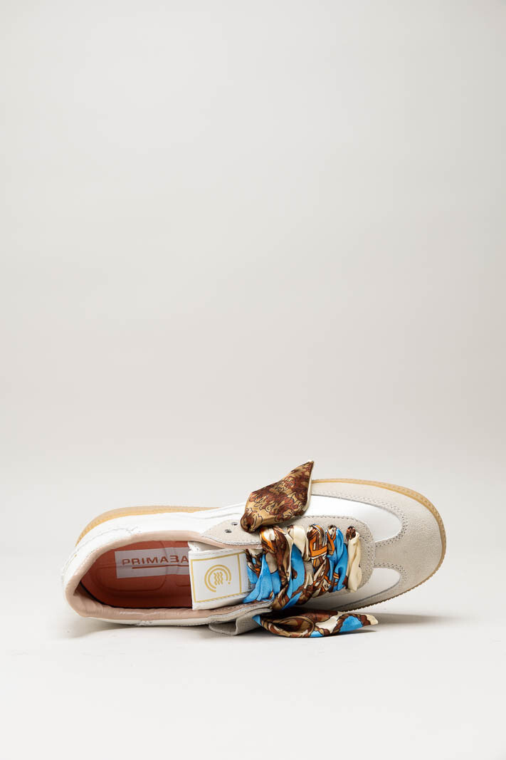 Lichtbeige Sneaker image