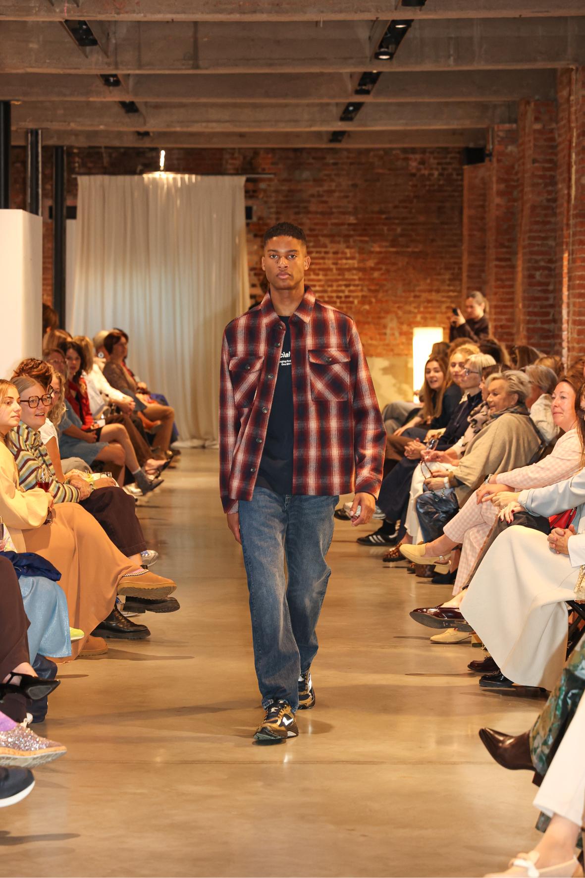 Runway Show PT.2 - 0.37