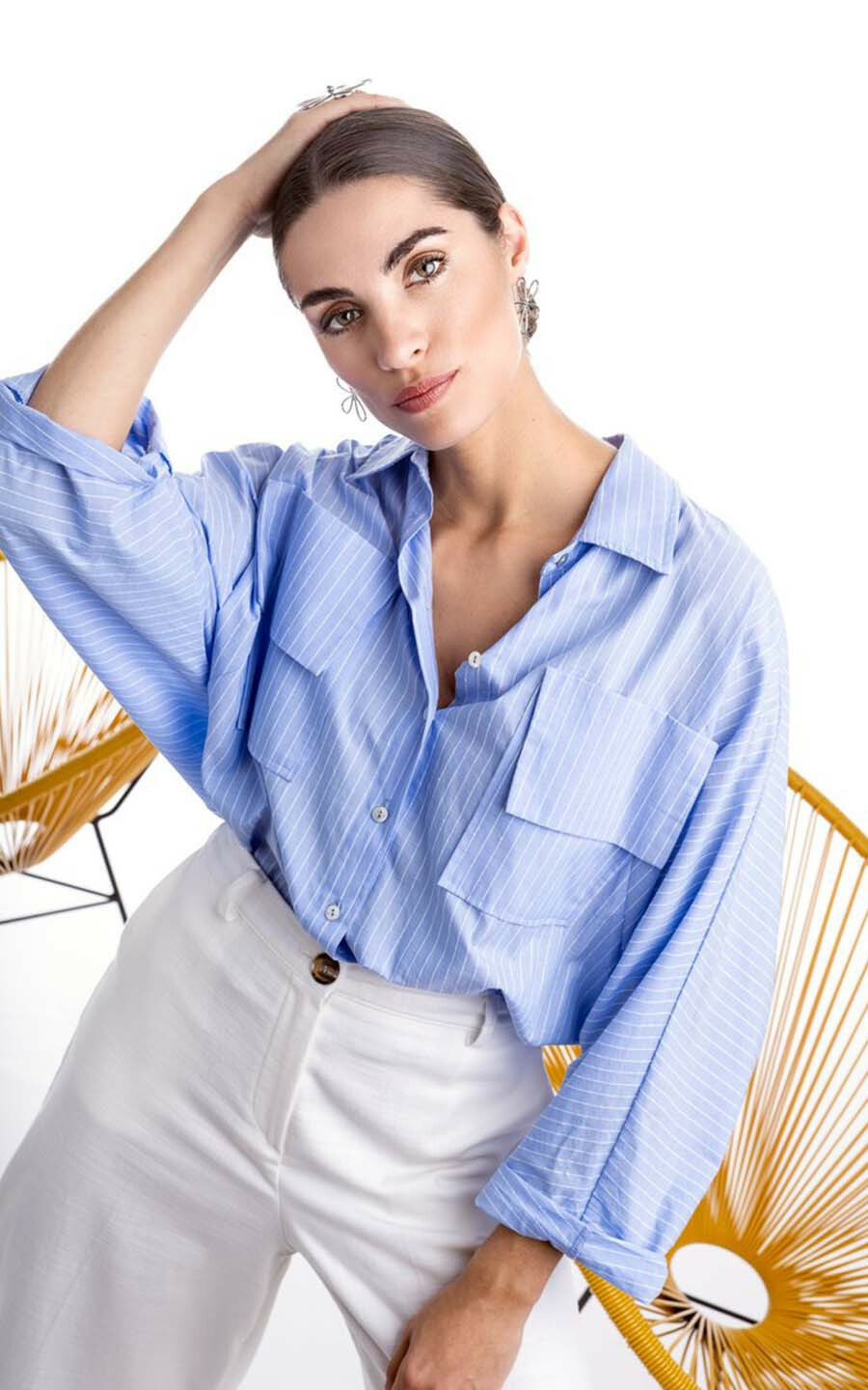zoom in on Blauw Hemd image Blauw Hemd image