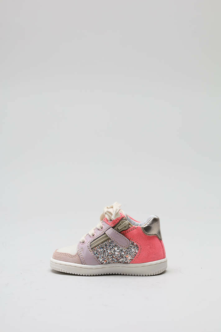 zoom in on Roze Sneaker image Roze Sneaker image