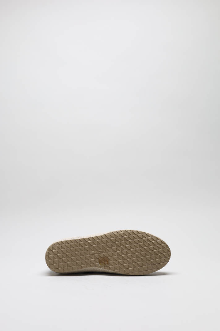 zoom in on Lichtblauw Mocassin image Lichtblauw Mocassin image