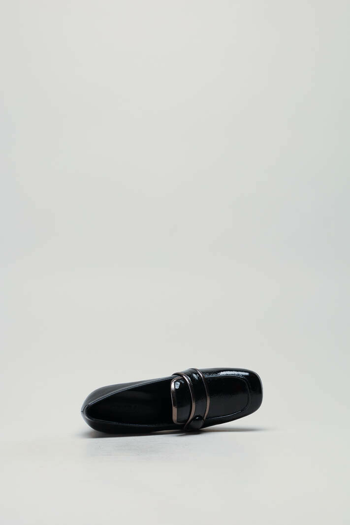 zoom in on Zwart Mocassin hak image Zwart Mocassin hak image
