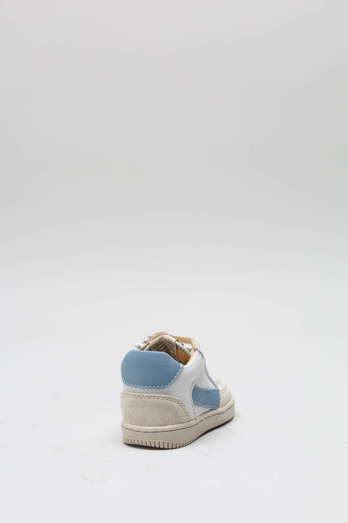 zoom in on Wit Sneaker image Wit Sneaker image