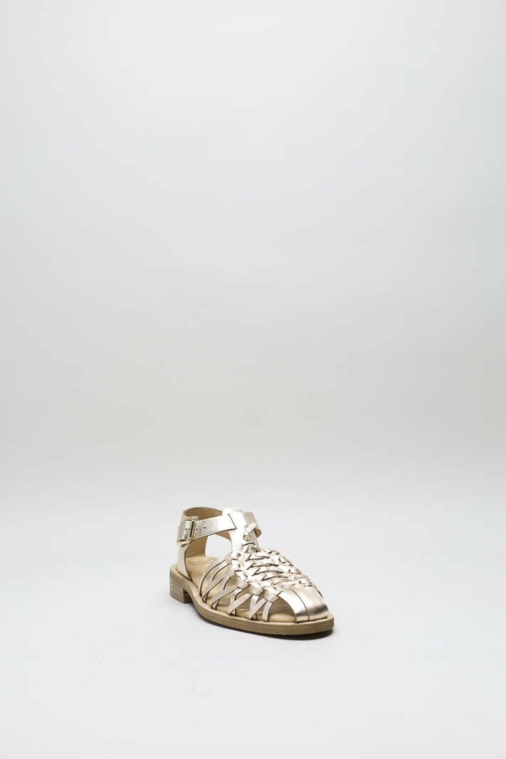 zoom in on Goud Gespschoen image Goud Gespschoen image