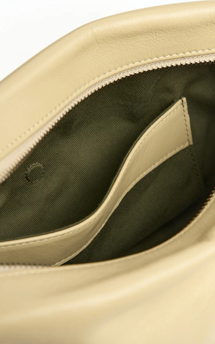Geel Cross body image