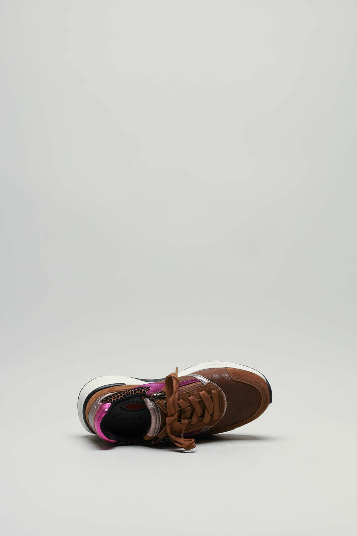 zoom in on Cognac Sneaker image Cognac Sneaker image