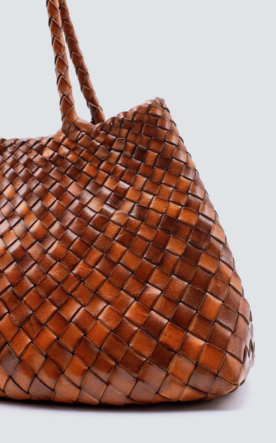zoom in on Cognac Handtas image Cognac Handtas image