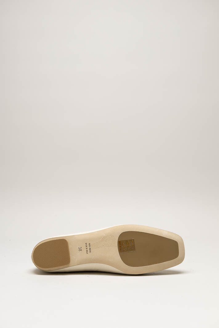 Ecru Ballerina image