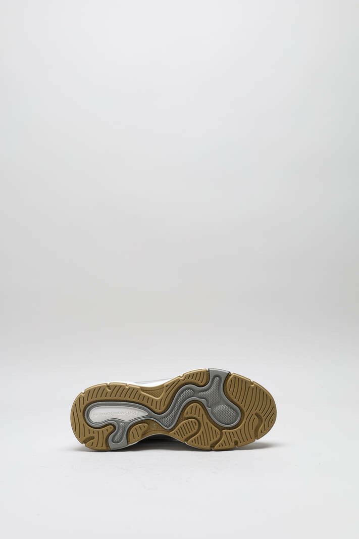 zoom in on Zilver Sneaker image Zilver Sneaker image