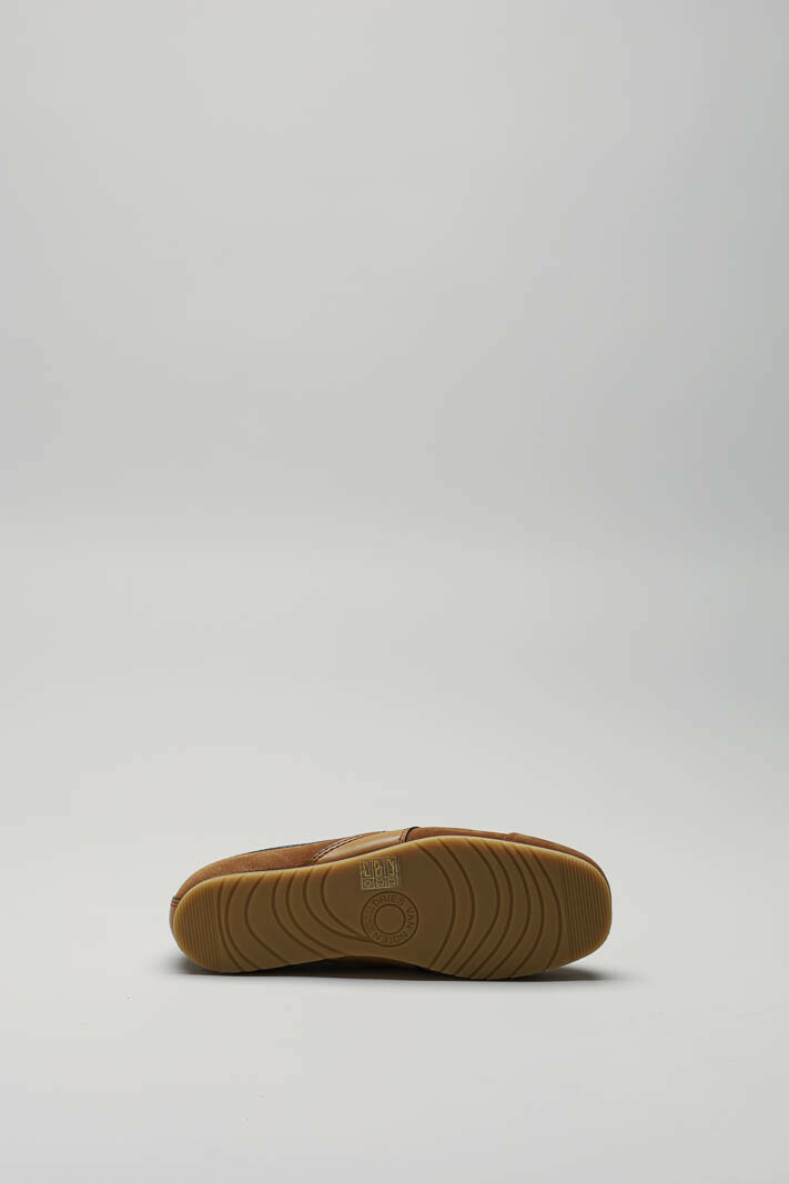 zoom in on Bruin Sneaker image Bruin Sneaker image