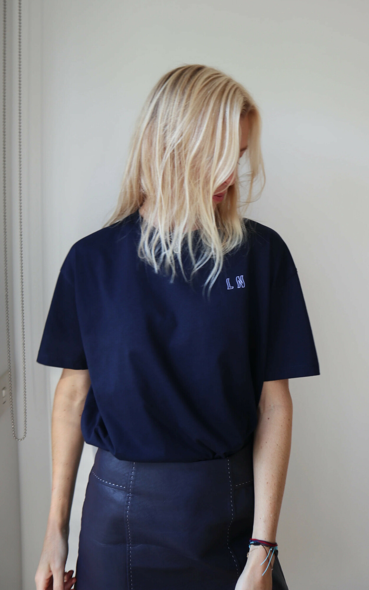 zoom in on Marineblauw T-shirt/top image Marineblauw T-shirt/top image