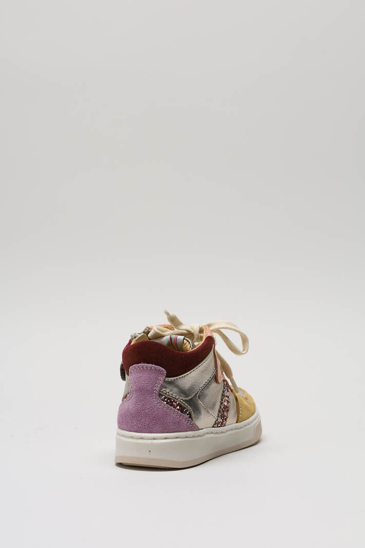 zoom in on Goud Sneaker image Goud Sneaker image